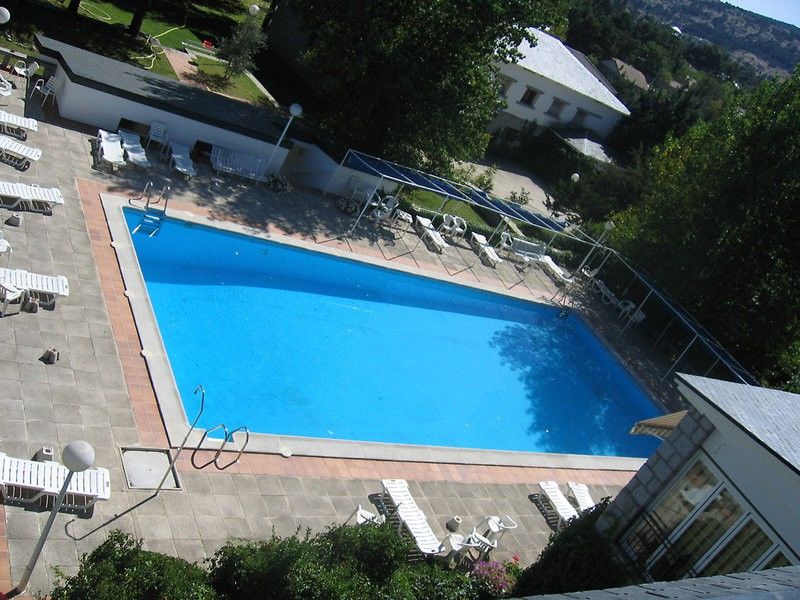 Hotel Rural Las Gacelas Becerril de la Sierra Exterior photo